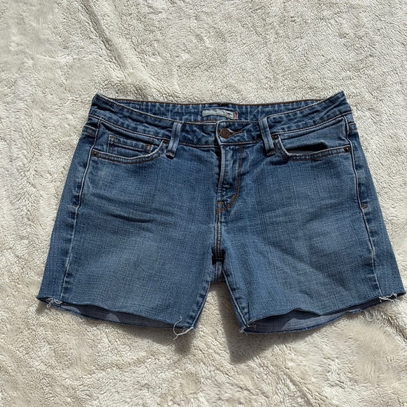 Levi’s 545 Bermuda Denim Shorts | Size 8 | Cutoff Jean Summer Essential - Picture 1 of 8